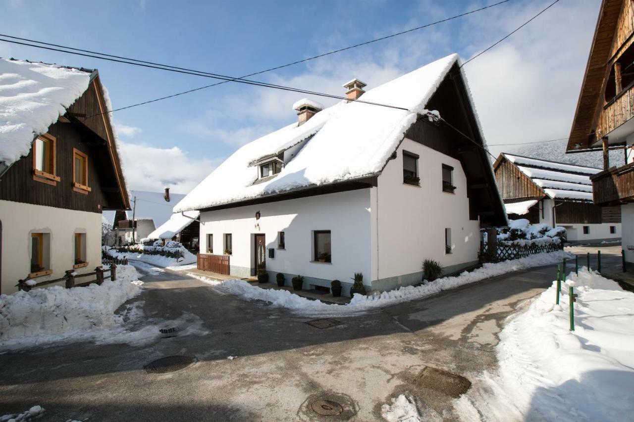 Apartments And Rooms Razen Bohinj Exteriör bild